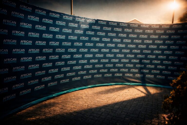 curved banner wall